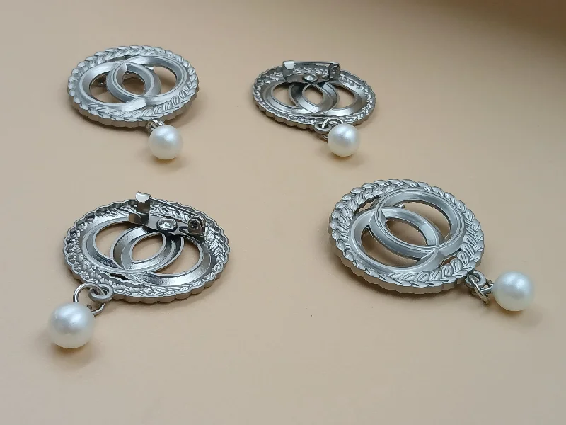 Silver Round Metal Clips With Back Pin Brooch