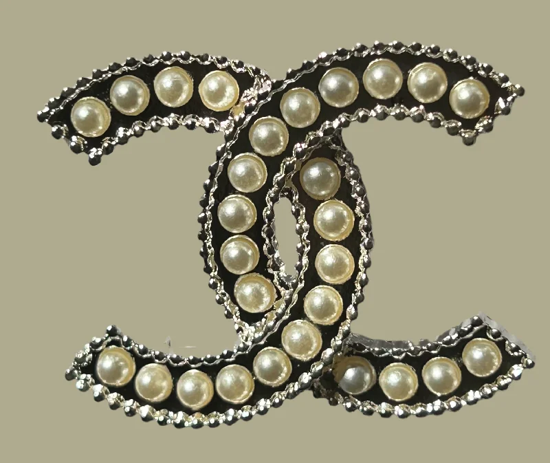 Brooch (silver)