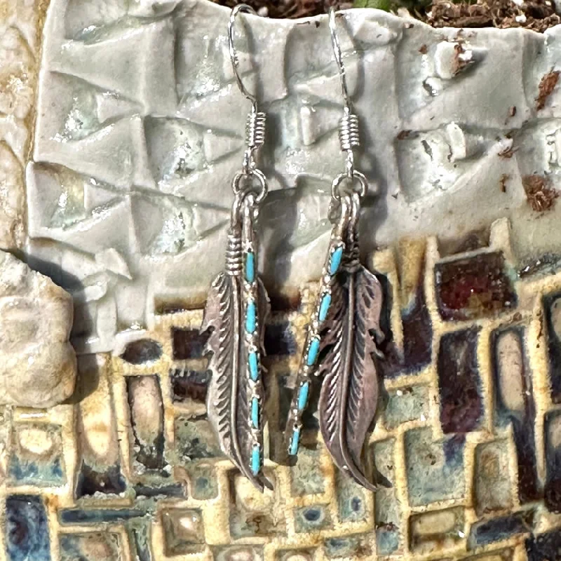 Vintage Zuni Needlepoint Feather Pierced Earrings 925