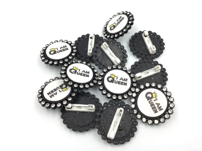 Queen Round Shape White And Black Clip